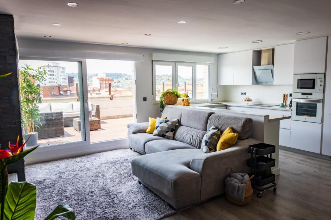 Lujoso Atico Entre 2 Playas Con Garaje, Terraza, Vistas Y Wifi Apartment Gijon Bagian luar foto